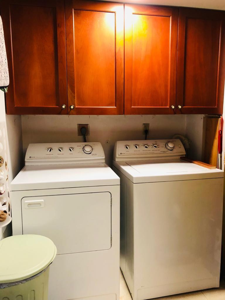 Country Club Apts - Residential