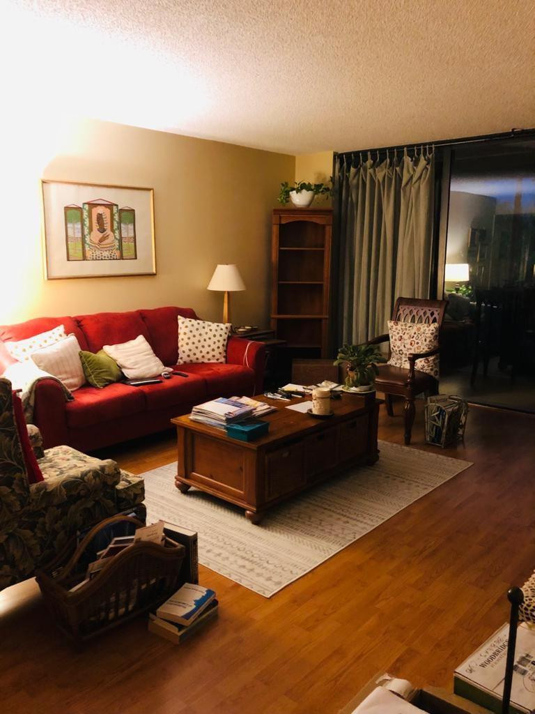 Country Club Apts - Residential