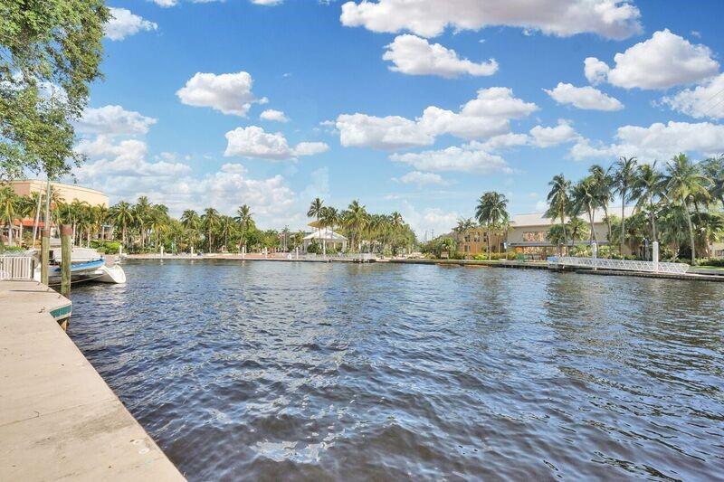 ESPLANADE - Residential Lease