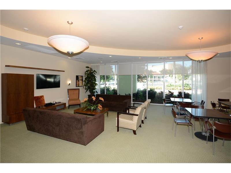 ESPLANADE - Residential Lease