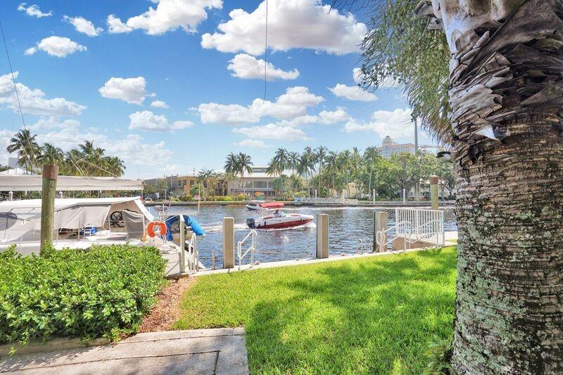 ESPLANADE - Residential Lease