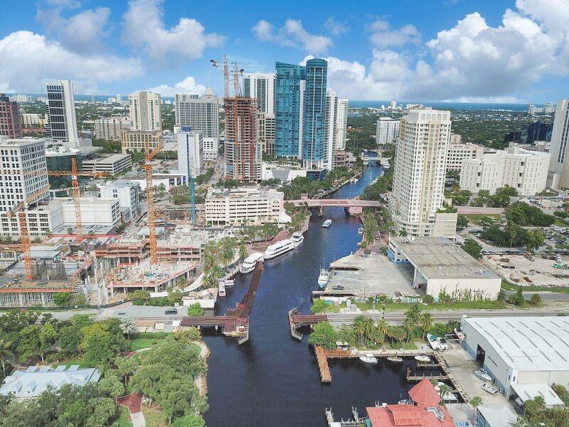 ESPLANADE - Residential Lease