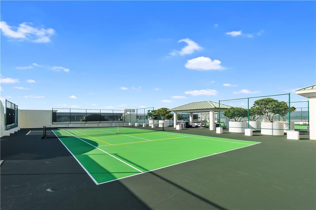 ESPLANADE - Residential Lease