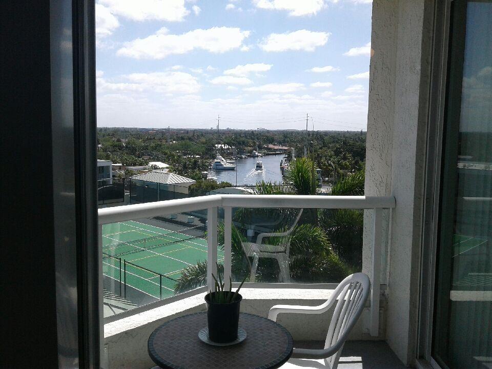 ESPLANADE - Residential Lease