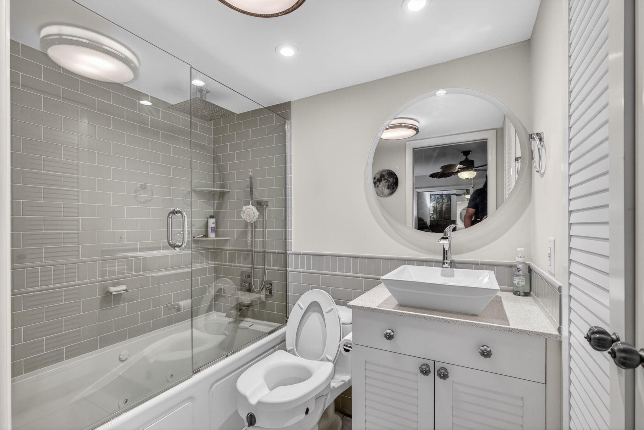 WINDSOR PARK NORTH CONDOMINIUMS - Residential