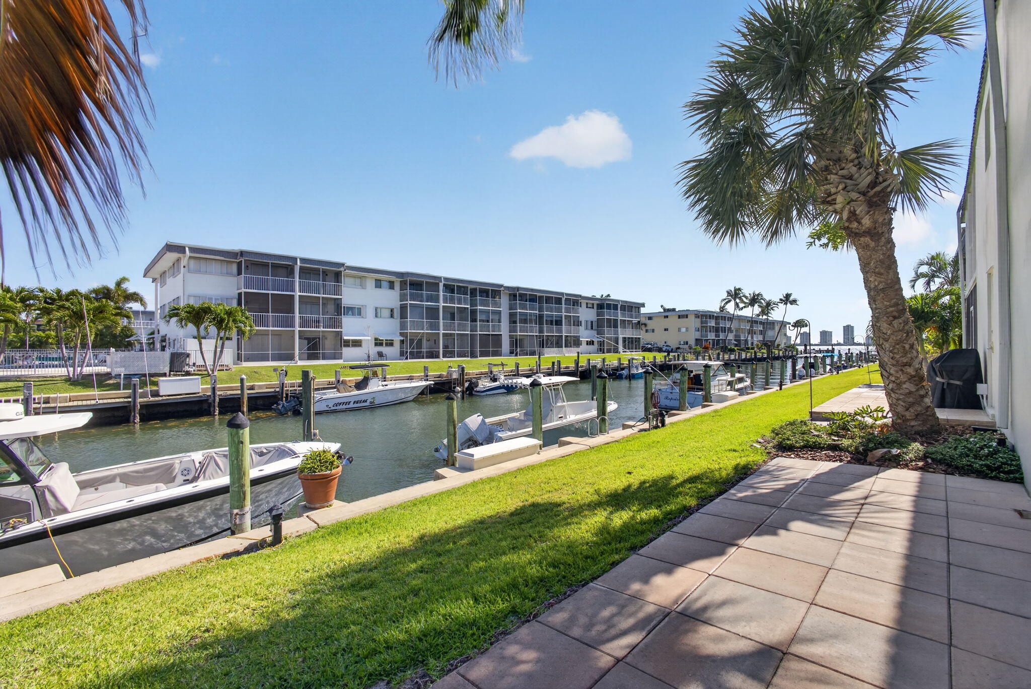 WINDSOR PARK NORTH CONDOMINIUMS - Residential