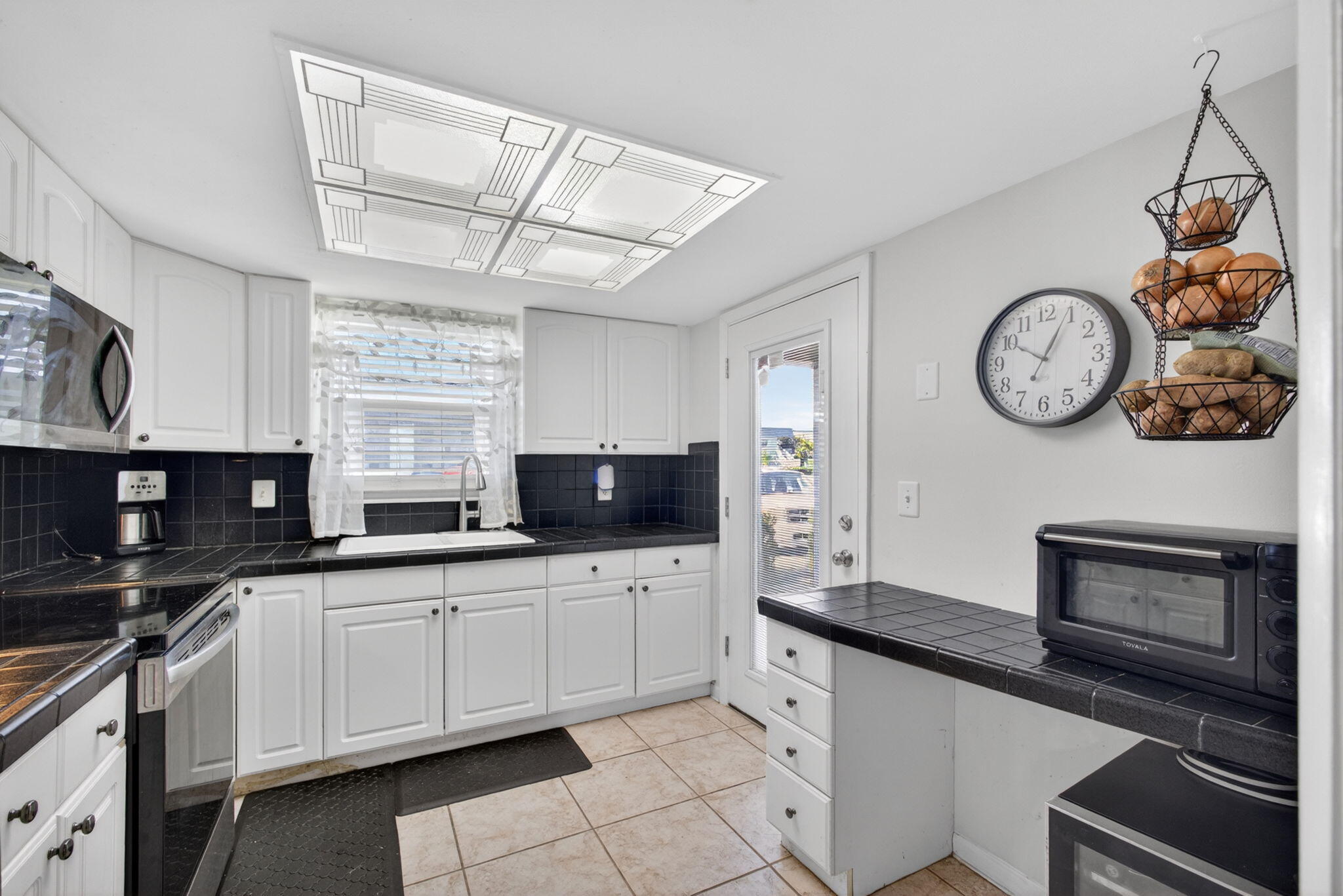 WINDSOR PARK NORTH CONDOMINIUMS - Residential