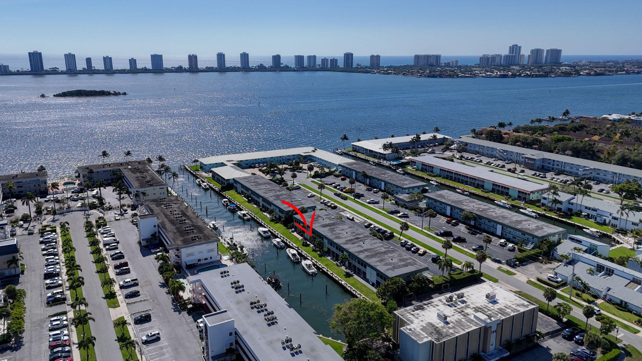 WINDSOR PARK NORTH CONDOMINIUMS - Residential