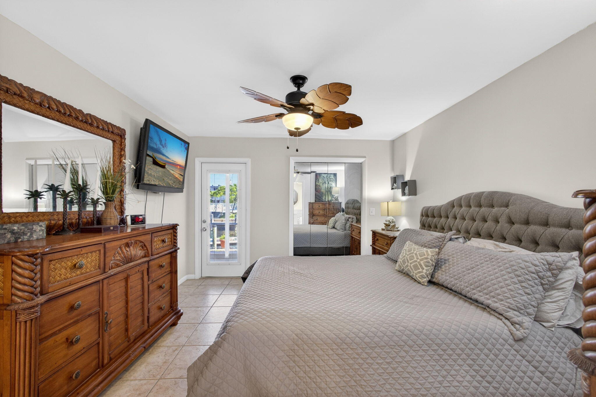 WINDSOR PARK NORTH CONDOMINIUMS - Residential