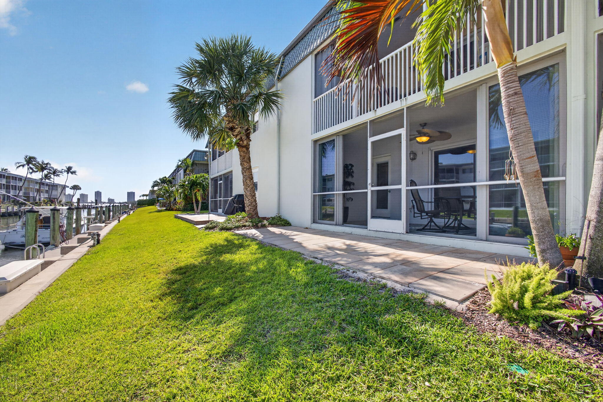 WINDSOR PARK NORTH CONDOMINIUMS - Residential