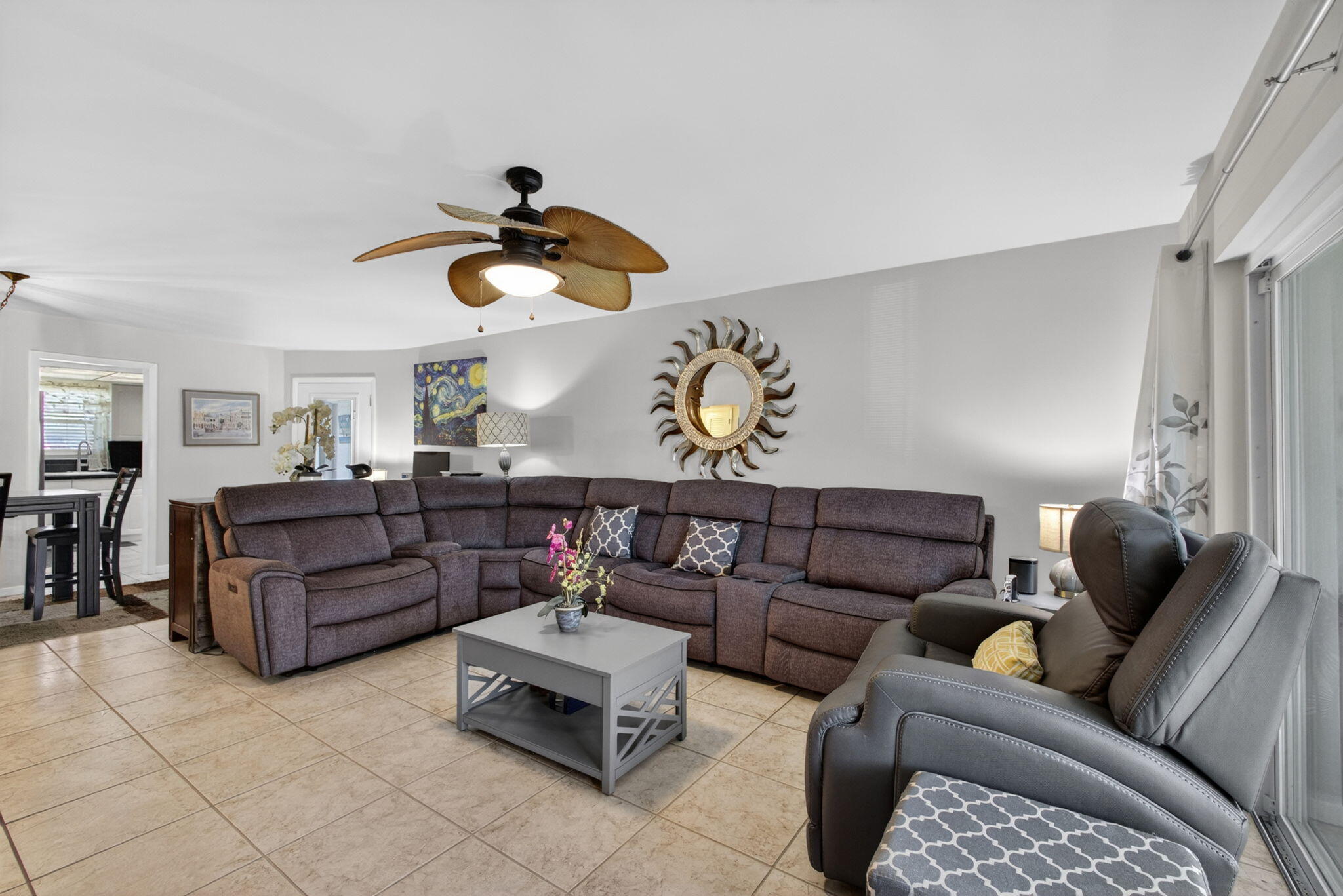 WINDSOR PARK NORTH CONDOMINIUMS - Residential