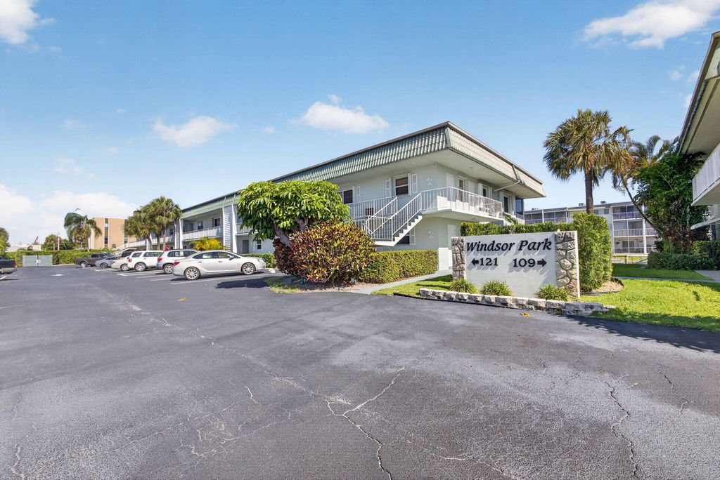 Photo of 121 Wettaw Lane #Unit 110, North Palm Beach, FL 33408 (MLS # B26026970)