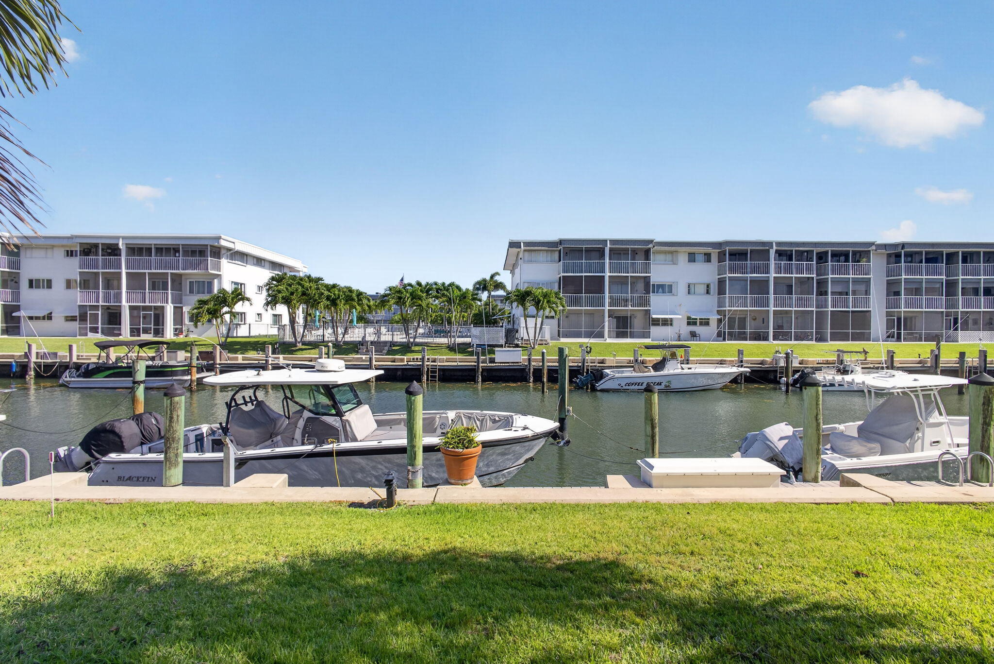 WINDSOR PARK NORTH CONDOMINIUMS - Residential