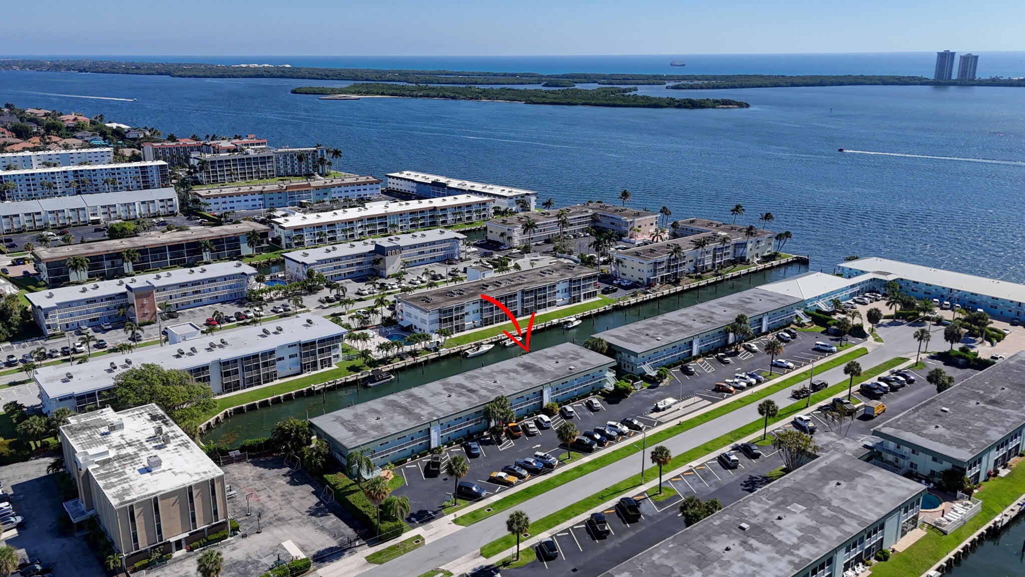WINDSOR PARK NORTH CONDOMINIUMS - Residential