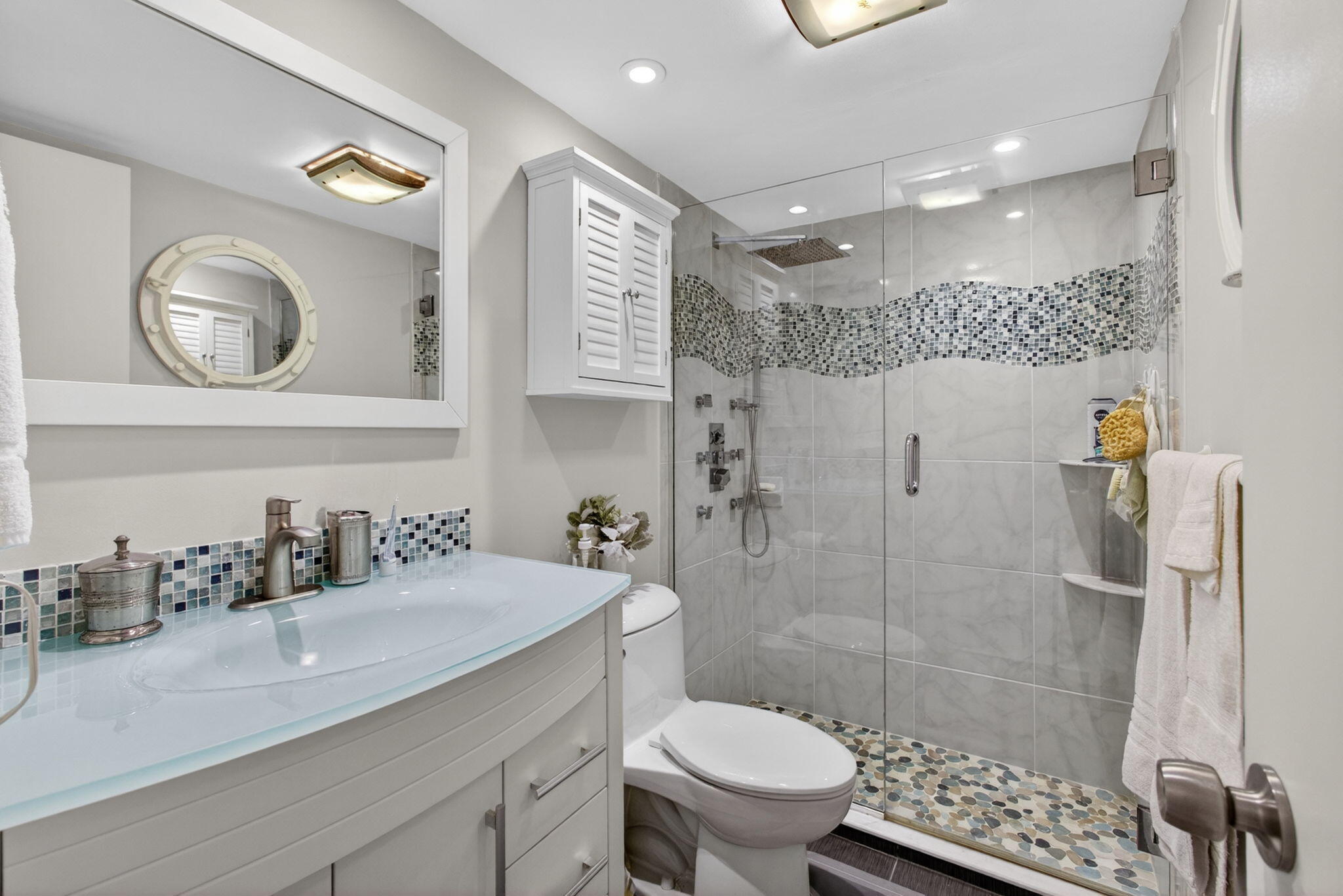 WINDSOR PARK NORTH CONDOMINIUMS - Residential