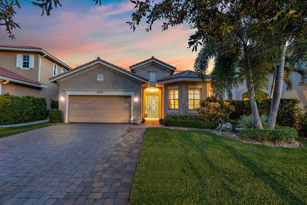 Photo of 4909 Pacifico Court Ct, Palm Beach Gardens, FL 33418 (MLS # R10745263)
