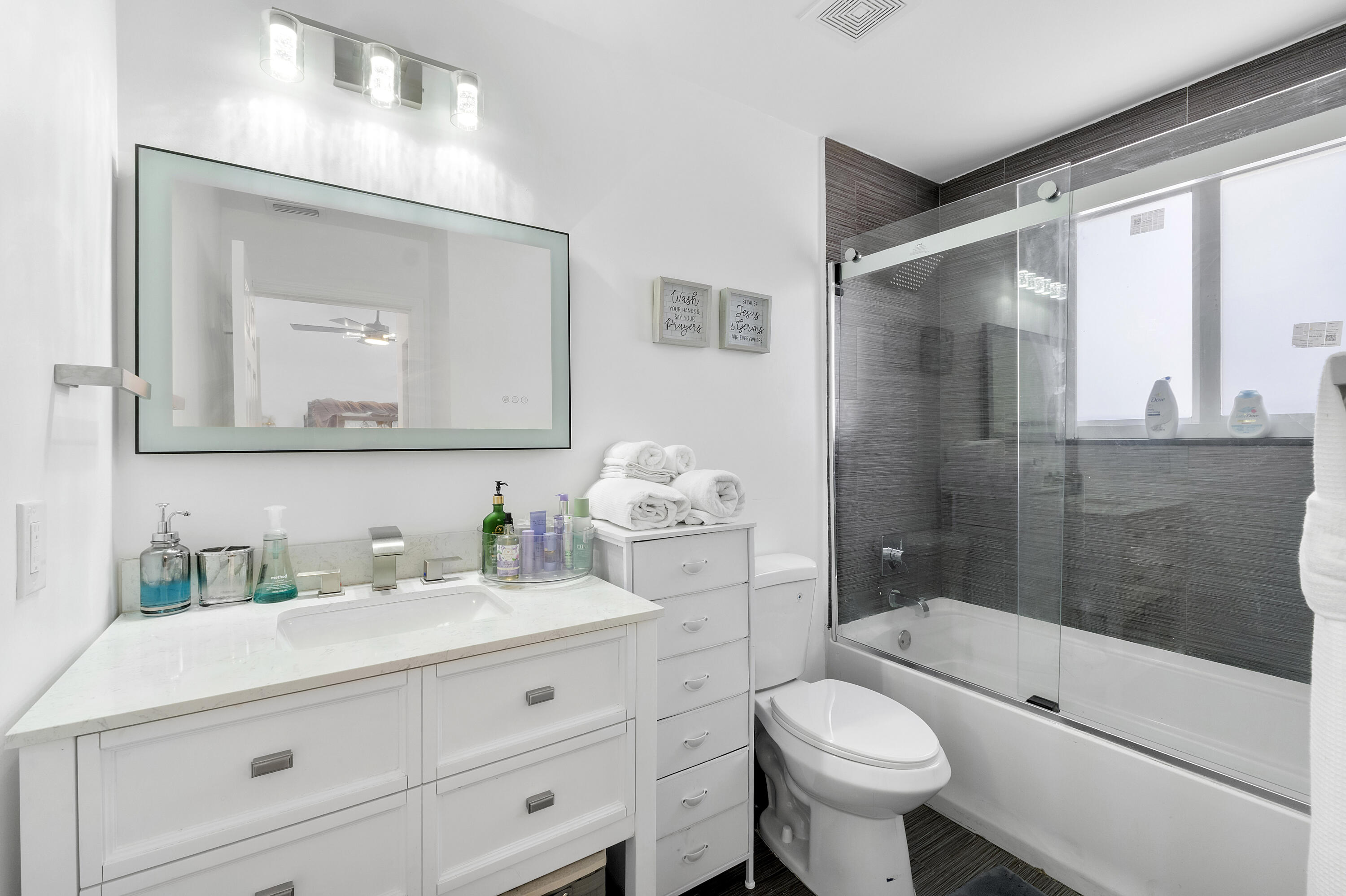 CORAL BAY REPLAT SECTION ONE - Residential