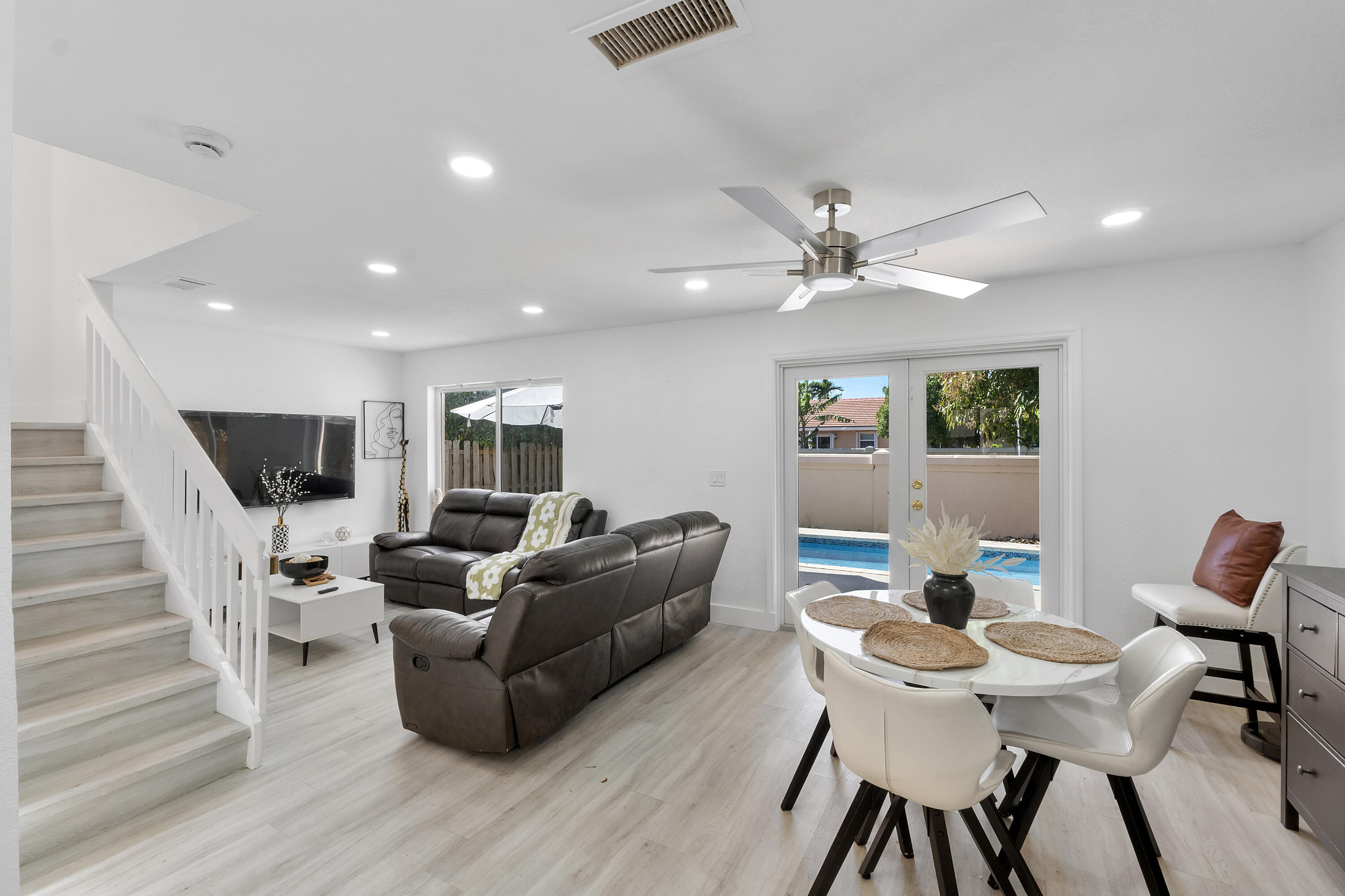 CORAL BAY REPLAT SECTION ONE - Residential