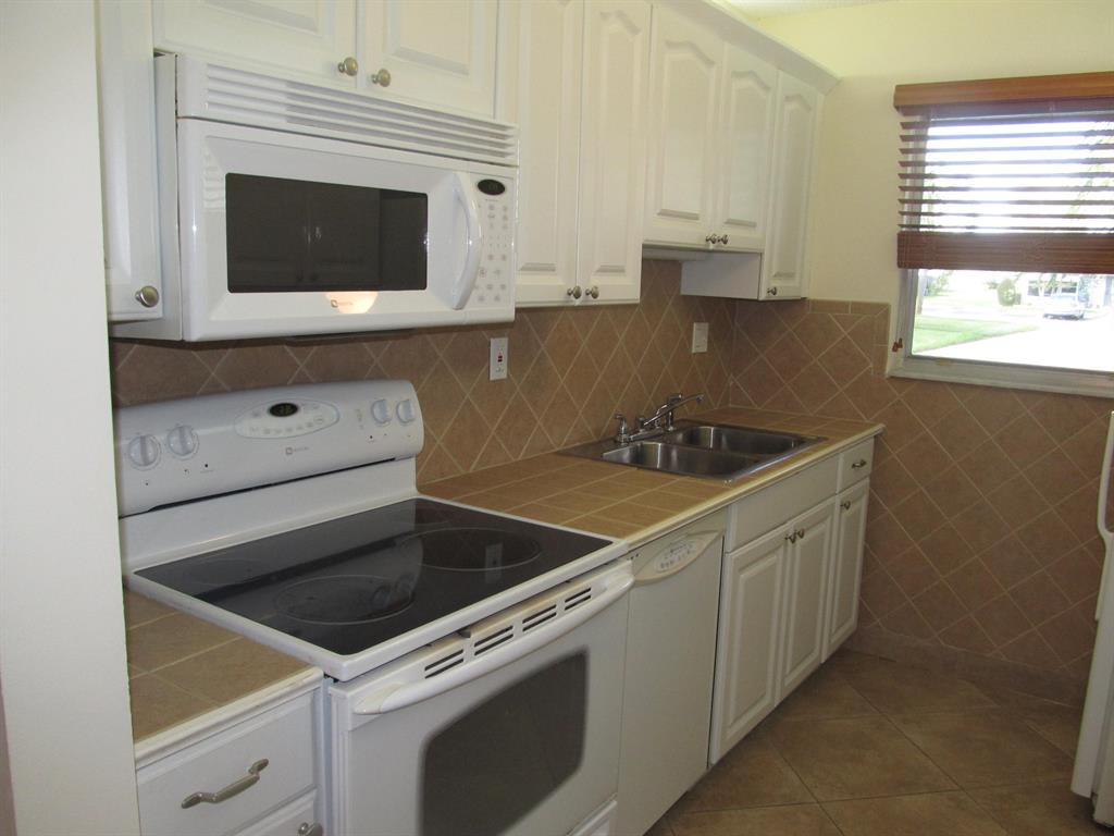 HIGH POINT OF DELRAY BEACH CONDO SEC II - Residential