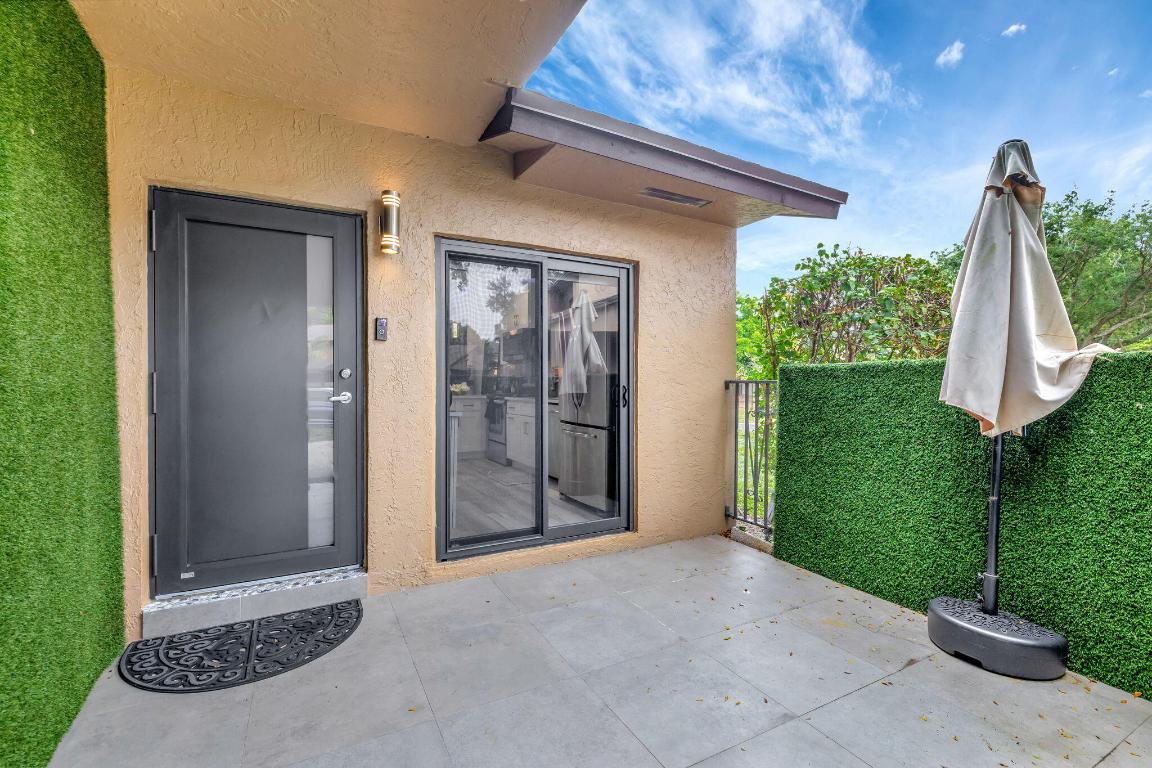 CENTURA PARC - Residential Lease