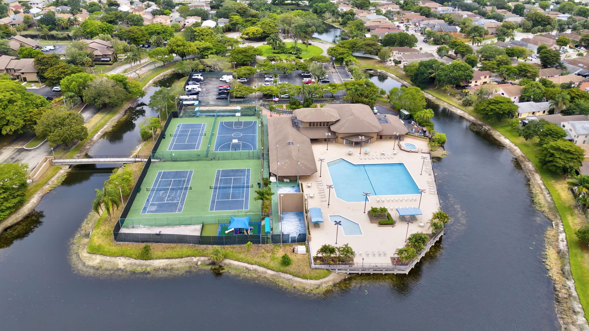 CENTURA PARC - Residential Lease