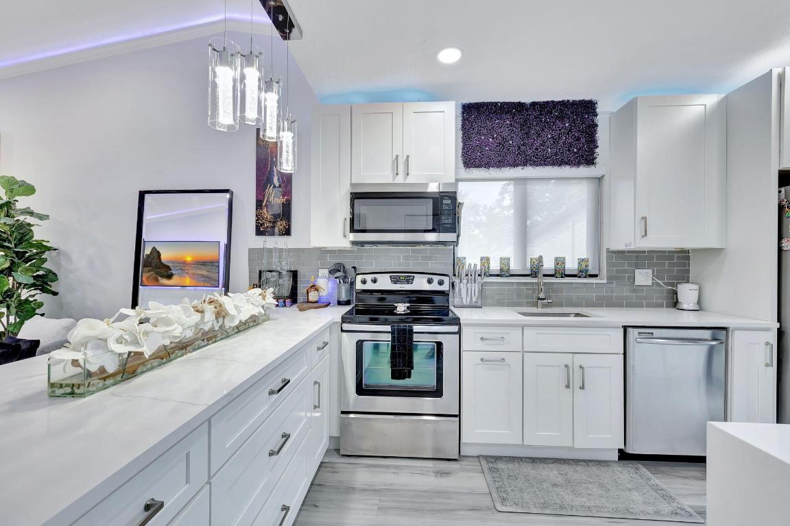 CENTURA PARC - Residential Lease