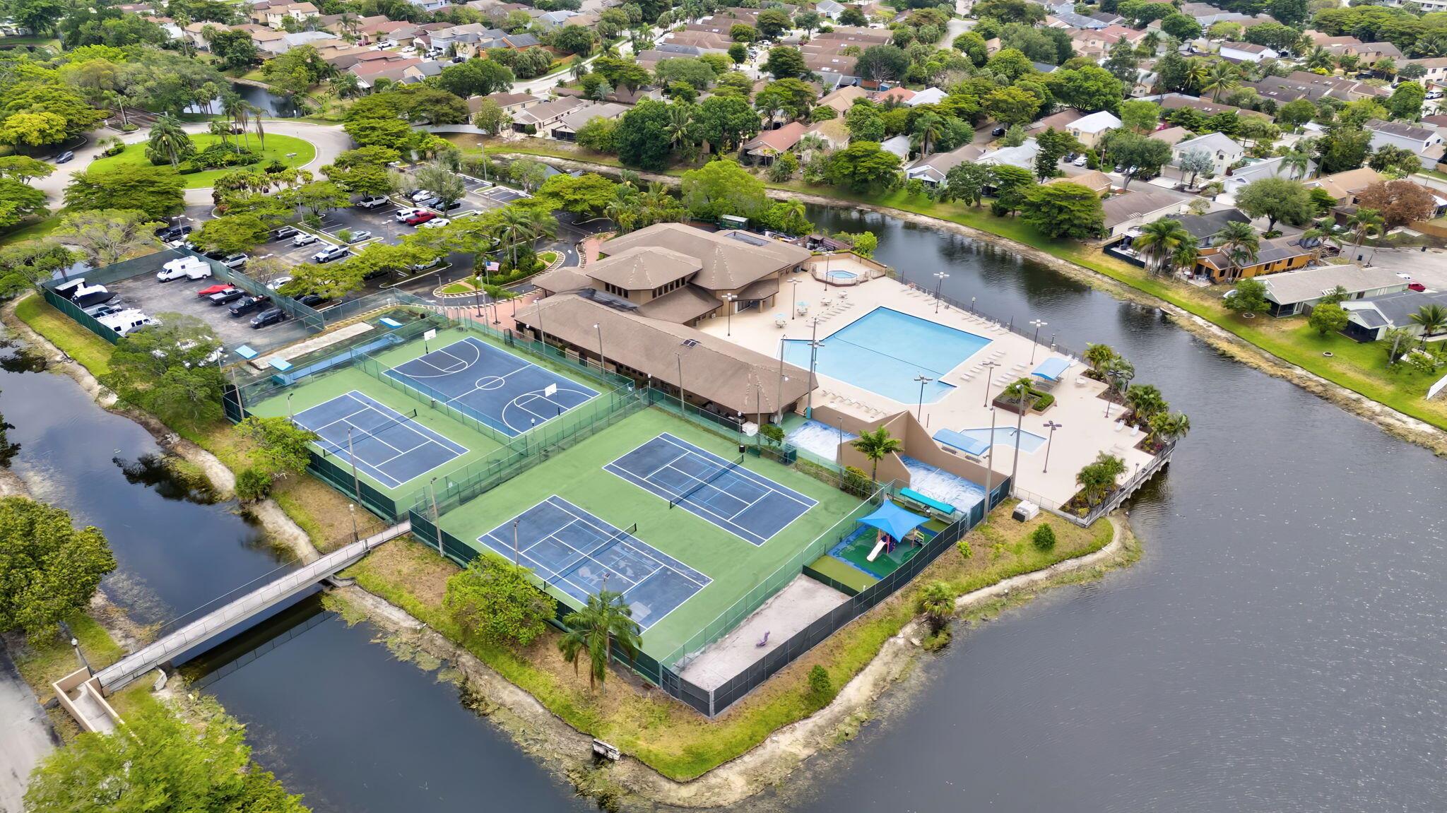 CENTURA PARC - Residential Lease