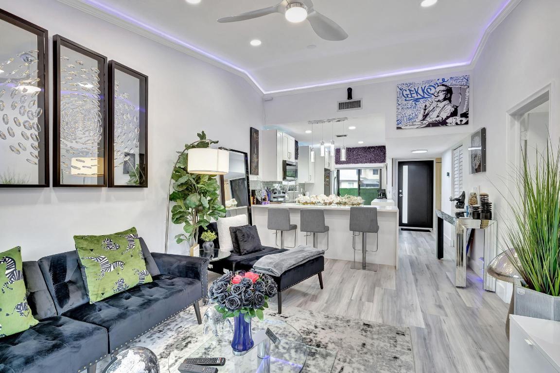 CENTURA PARC - Residential Lease