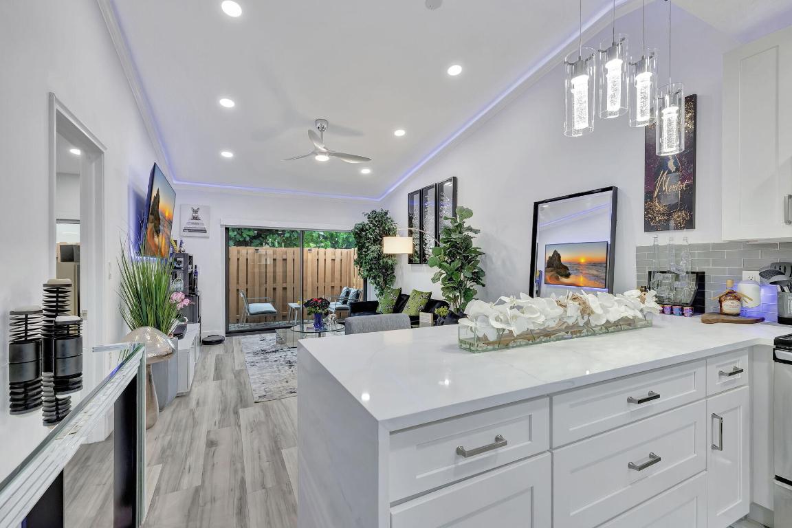 CENTURA PARC - Residential Lease