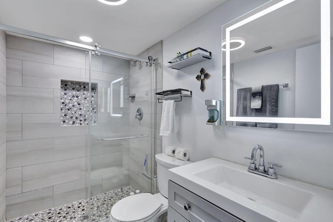 CENTURA PARC - Residential Lease