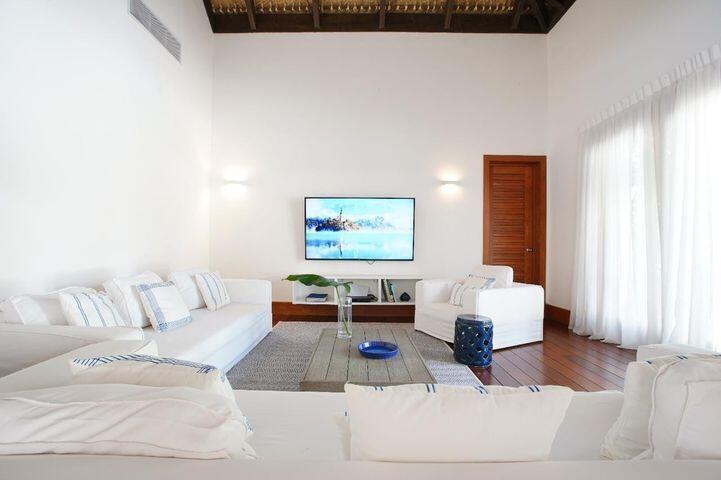 Los Naranjos, Casa de Cam - Residential Lease