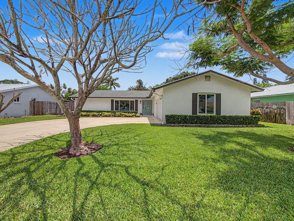 Photo of 126 Chapel Lane, Tequesta, FL 33469 (MLS # B26046512)