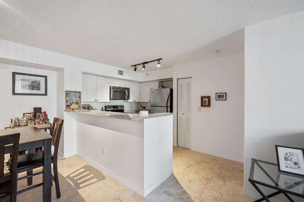 YACHT CLUB ON THE INTRACOASTAL CONDO - Residential