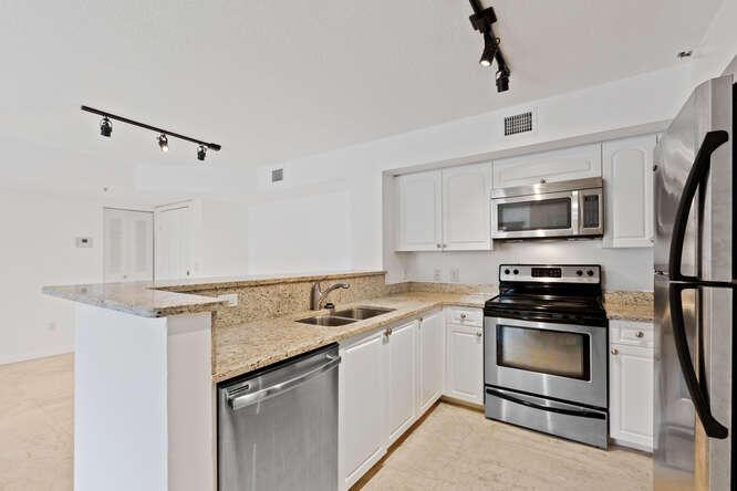 YACHT CLUB ON THE INTRACOASTAL CONDO - Residential