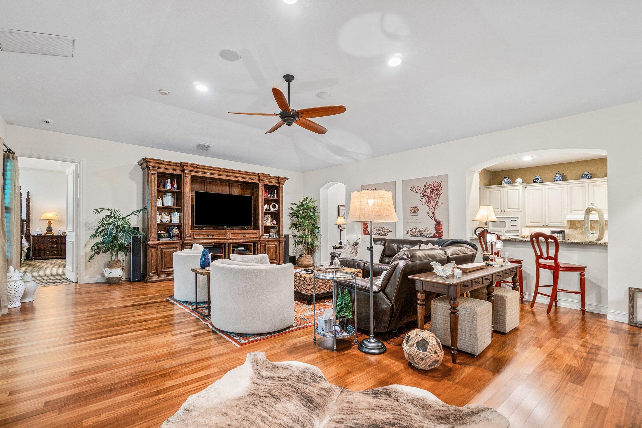 View photos, virtual tours, details... 307 Chambord Terrace