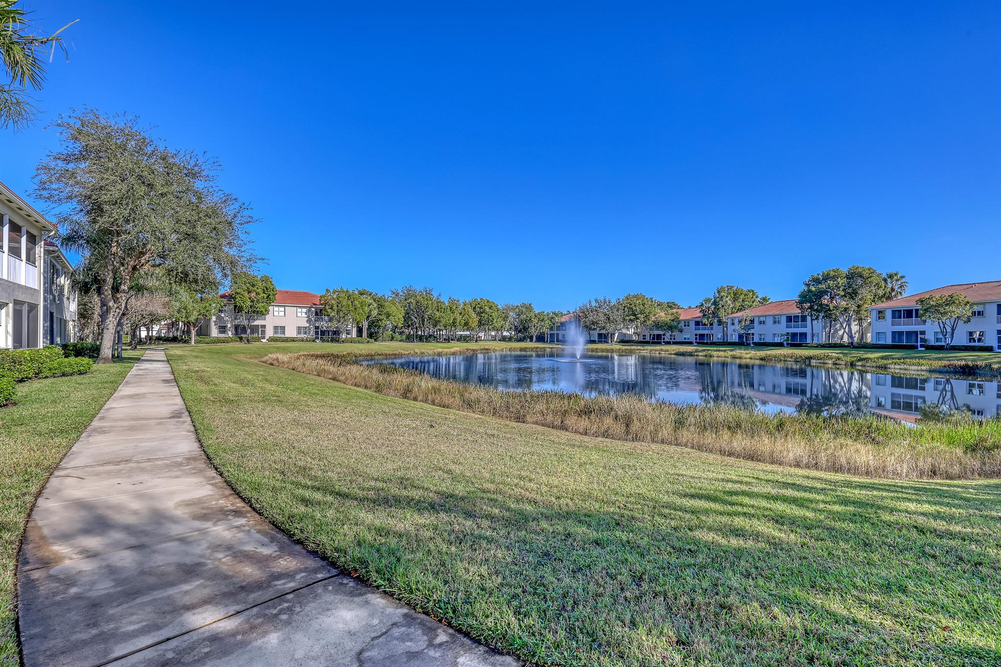 MAYFAIR On Lake Wellingto - Residential