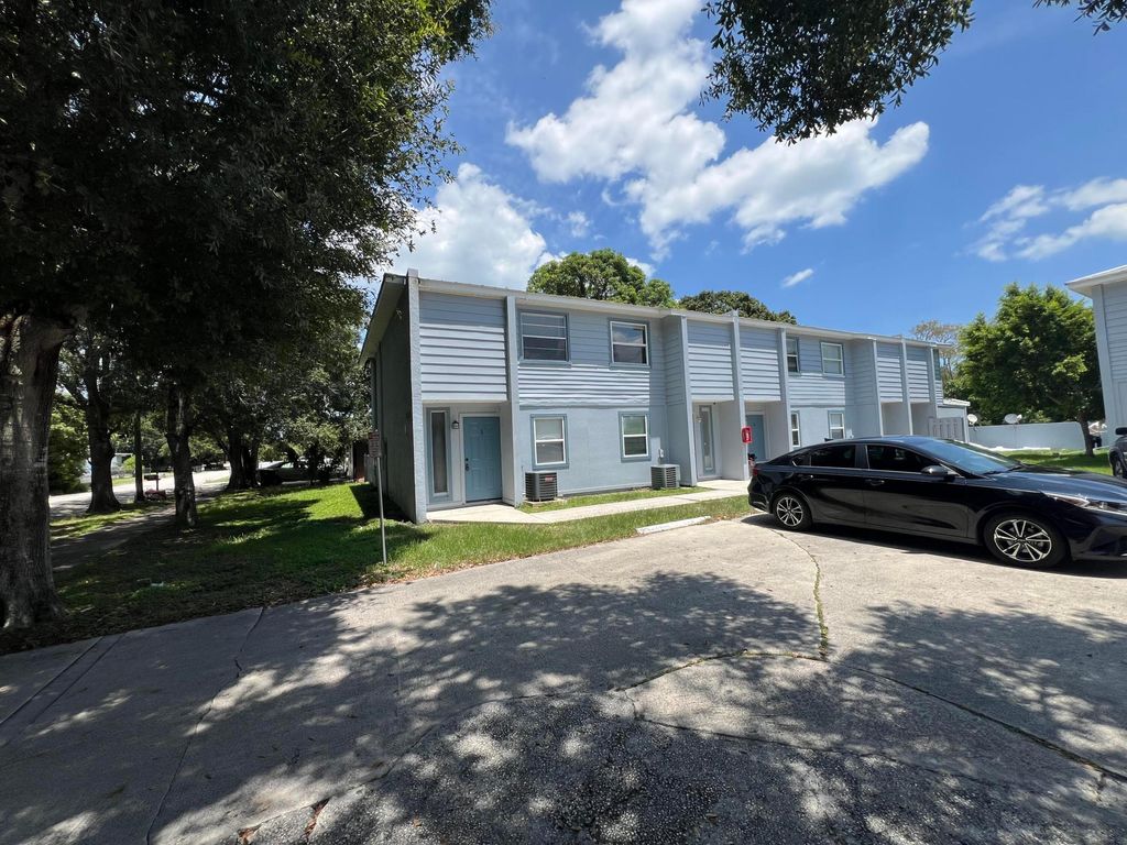 Photo of 622 S 11th Street # 1, Fort Pierce, FL 34950 (MLS # R11013829)
