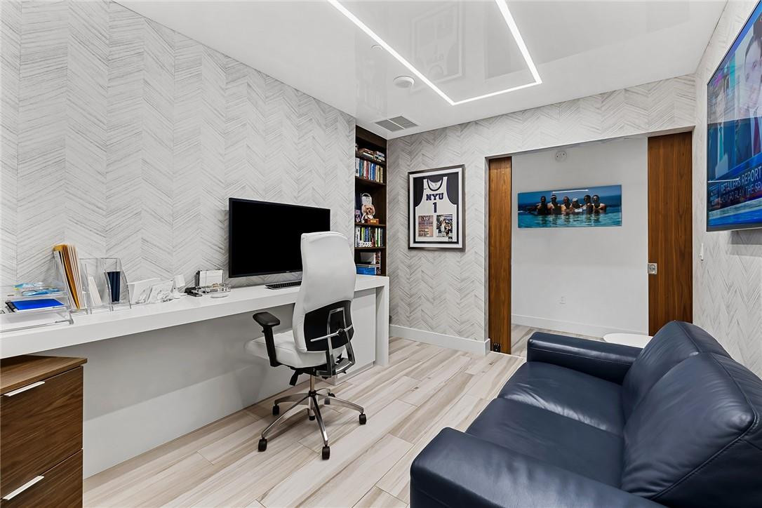 Paramount - Residential