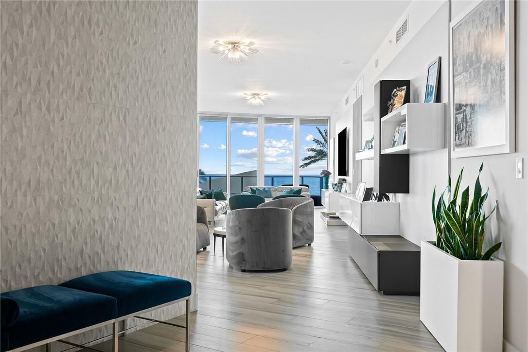 Paramount - Residential