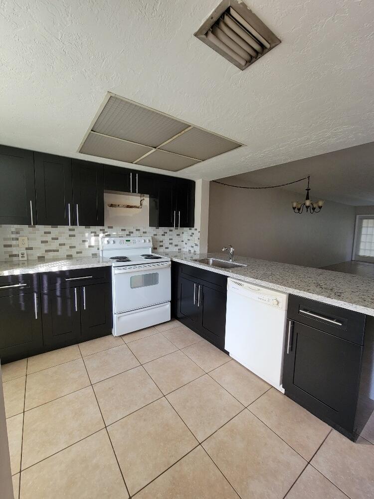 PALM BEACH TRACE CONDO - Residential Lease
