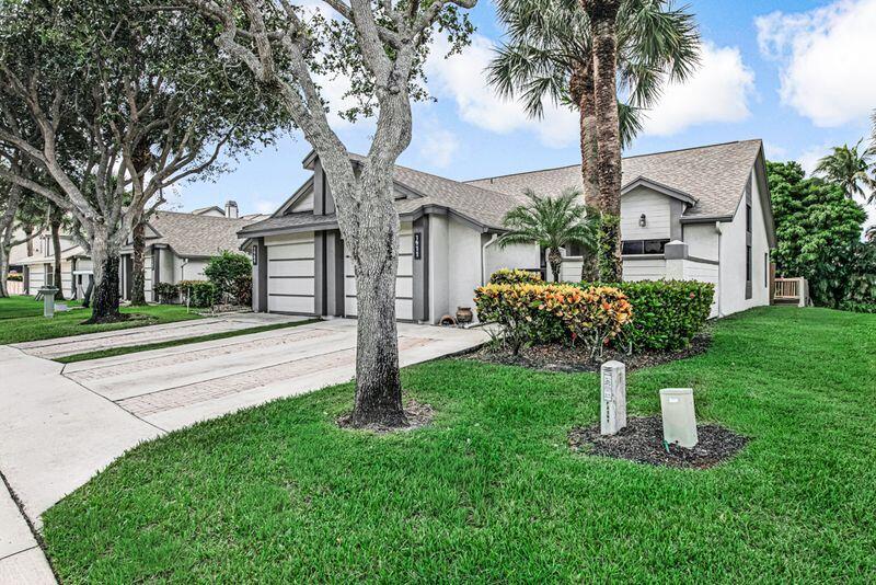 1911 LANDINGS Boulevard