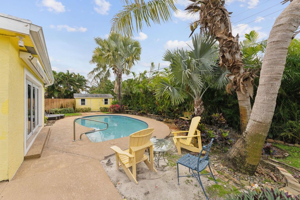 Photo of 3170 Buccaneer Road, Lake Worth, FL 33462 (MLS # R10976067)