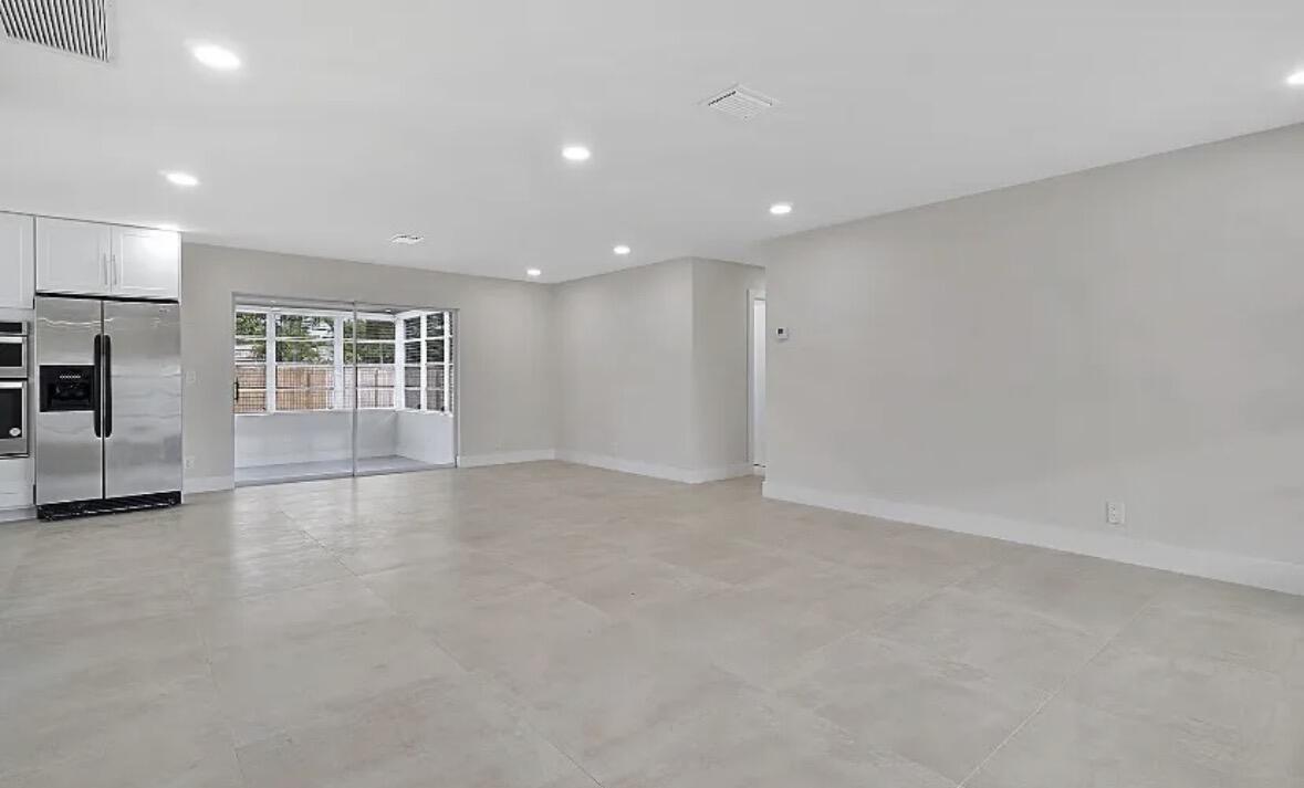 SHOREWOOD - Residential