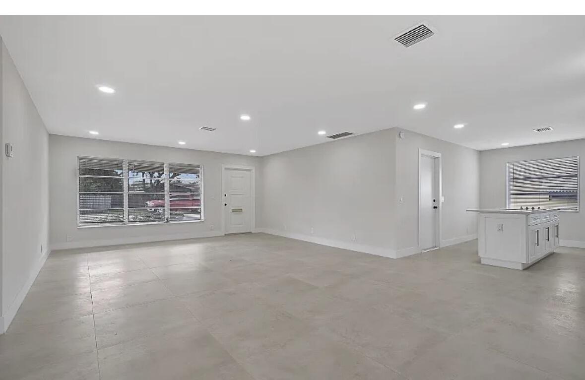 SHOREWOOD - Residential