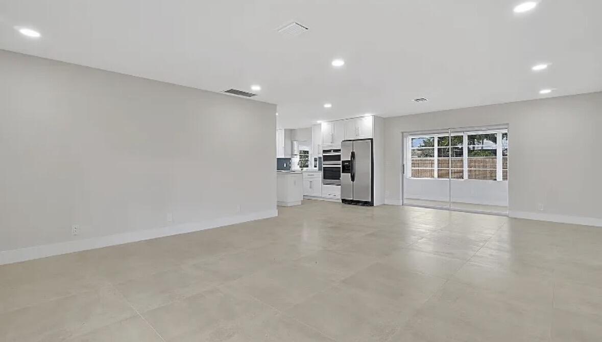 SHOREWOOD - Residential