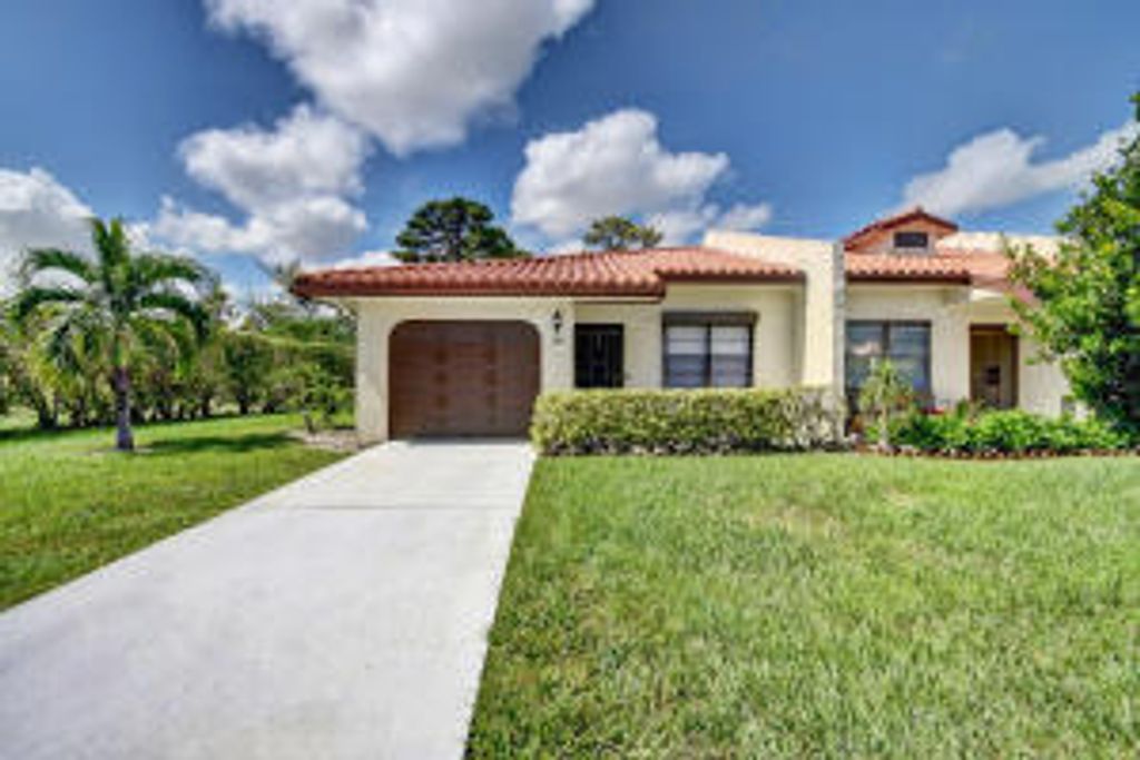 Photo of 29 Bethesda Park Circle #G29, Boynton Beach, FL 33435 (MLS # B26043913)
