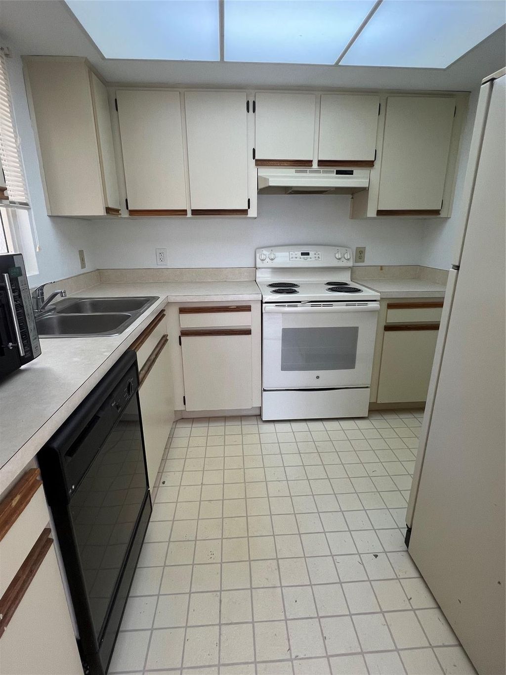 Photo of 1604 SE Green Acres Circle, Port Saint Lucie, FL 34952 (MLS # F10437149)