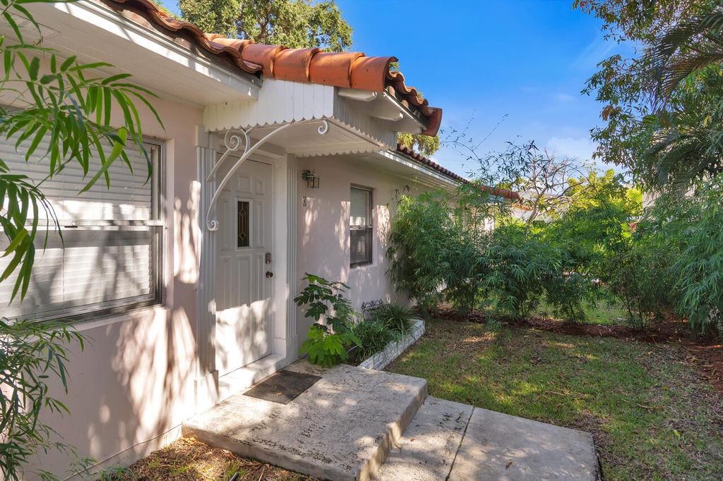 Photo of 17 S Ocean Breeze #4, Lake Worth Beach, FL 33460 (MLS # R11020309)