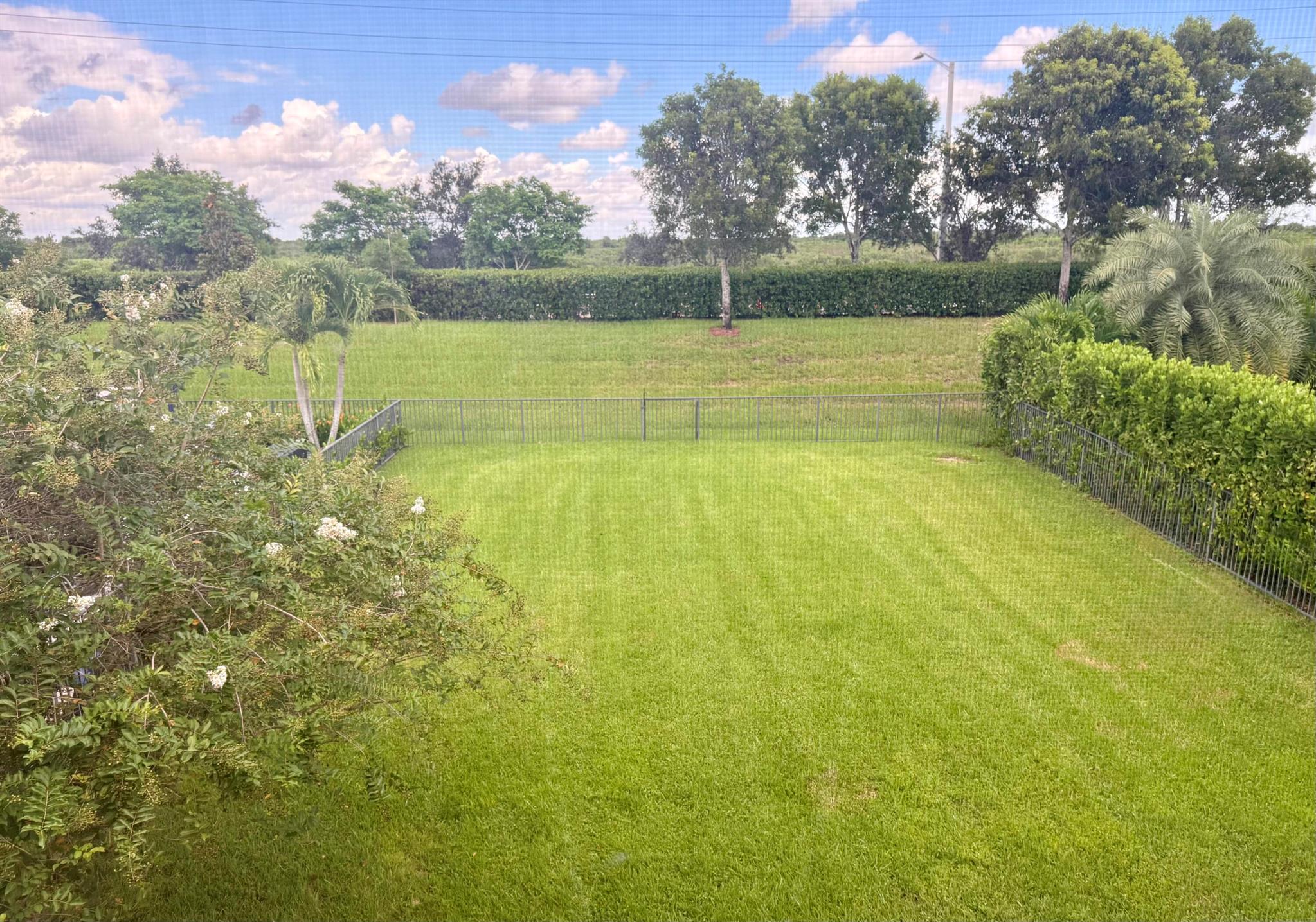 DEBUYS - Residential Lease