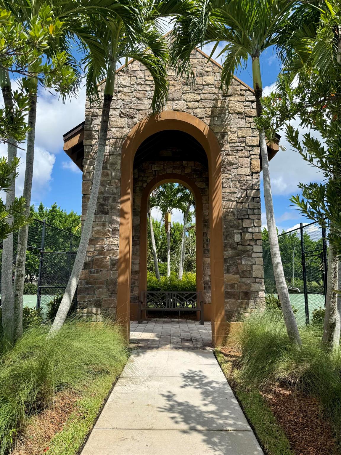 DEBUYS - Residential Lease